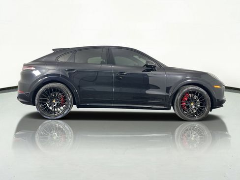 Used 2021 Porsche Cayenne GTS image 9
