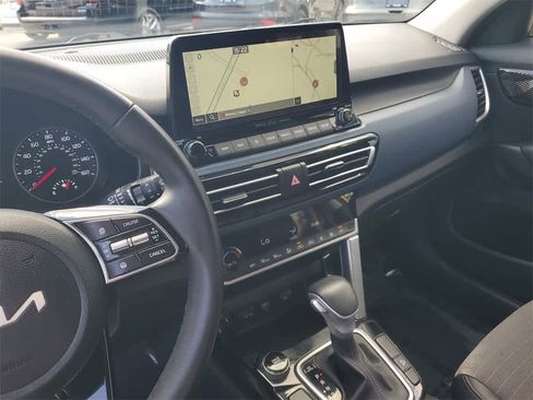Used 2023 Kia Seltos S w/ Navigation Package image 31