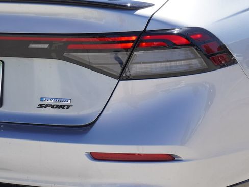 Used 2025 Honda Accord Sport image 9