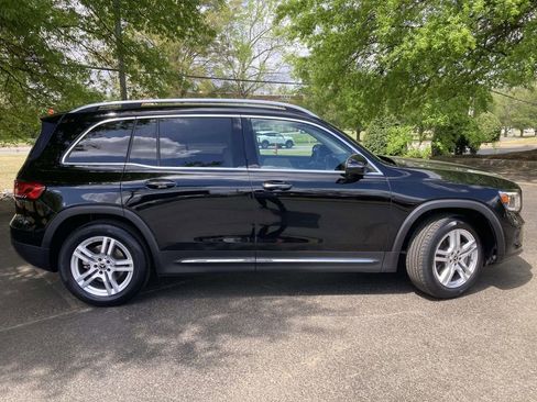 Used 2020 Mercedes-Benz GLB 250 image 2