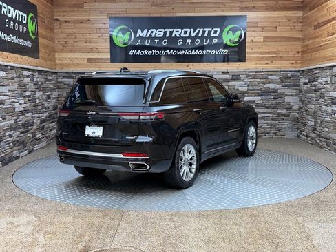 Used 2022 Jeep Grand Cherokee Summit AWD/4WD image 9