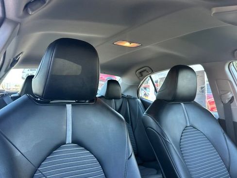 Used 2021 Toyota Camry SE image 18