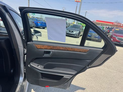 Used 2014 Mercedes-Benz E 350 4MATIC Sedan image 16
