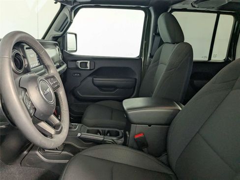 Used 2023 Jeep Wrangler Unlimited Sport AWD/4WD image 11