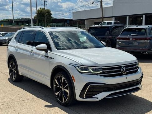 Used 2022 Volkswagen Tiguan SEL R-Line AWD/4WD image 8