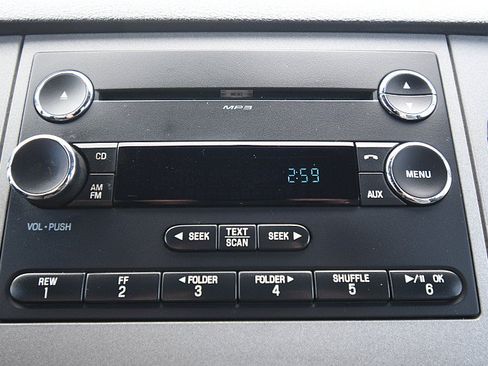 Used 2015 Ford F250 XLT w/ XLT Premium Package AWD/4WD image 18