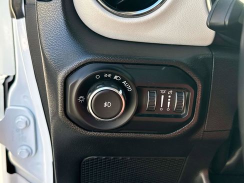 Certified 2022 Jeep Wrangler Unlimited Sahara image 20