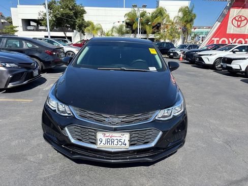 Used 2018 Chevrolet Cruze LS FWD image 9