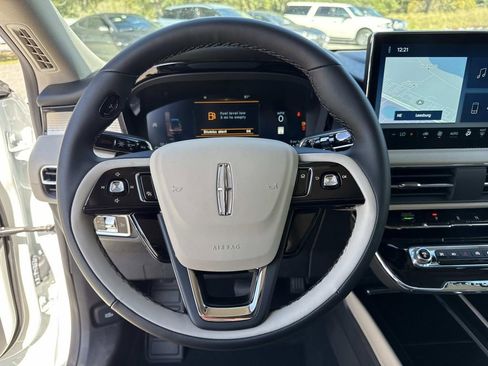 New 2026 Lincoln Corsair Premiere image 25