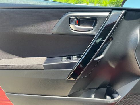 Used 2018 Toyota Corolla iM FWD image 19