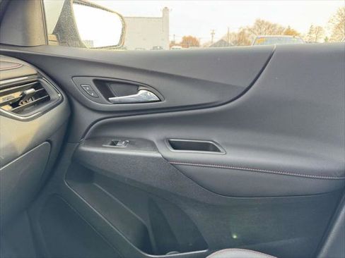 Used 2023 Chevrolet Equinox RS image 34