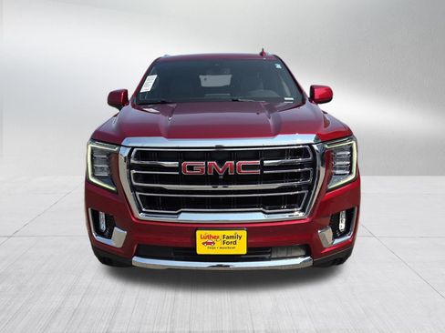 Used 2022 GMC Yukon XL SLT w/ SLT Premium Package AWD/4WD image 2