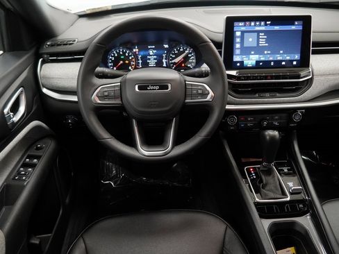 Certified 2024 Jeep Compass Latitude image 24