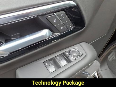 New 2026 Chevrolet Suburban Premier image 5