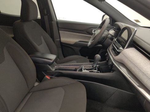 Used 2023 Jeep Compass Sport AWD/4WD image 21