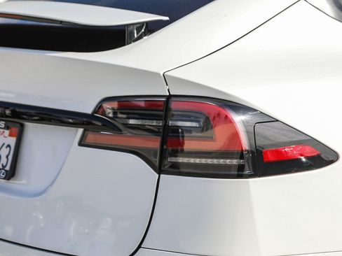 Used 2023 Tesla Model X AWD/4WD image 9
