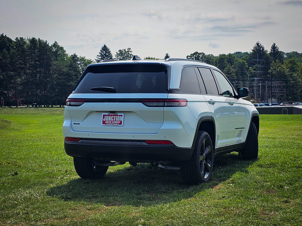New 2026 Jeep Grand Cherokee Limited AWD/4WD image 3