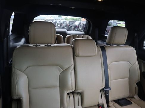 Used 2016 Ford Explorer XLT w/ Equipment Group 202A AWD/4WD image 40