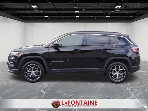 Used 2024 Jeep Compass Limited AWD/4WD image 2