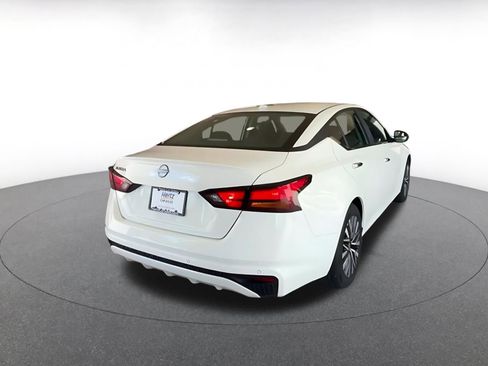 Used 2025 Nissan Altima 2.5 SV image 14