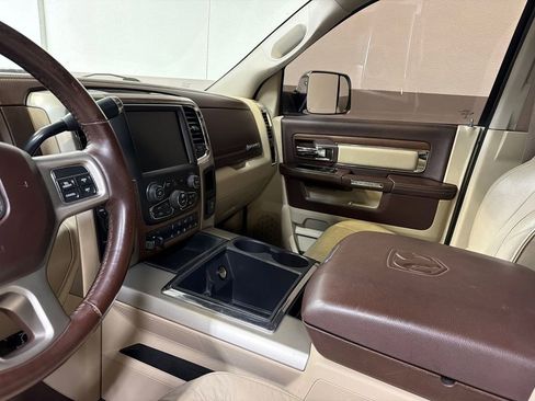 Used 2014 RAM 3500 Laramie w/ Convenience Group AWD/4WD image 14