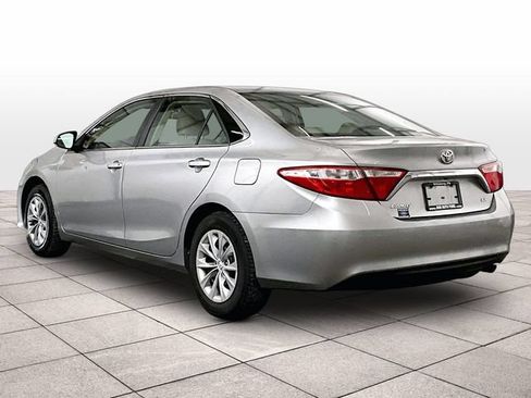 Used 2017 Toyota Camry LE FWD image 10
