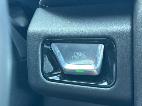 Used 2026 GMC Yukon Denali AWD/4WD image 35