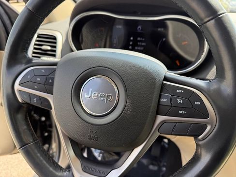 Used 2021 Jeep Grand Cherokee Limited AWD/4WD image 25