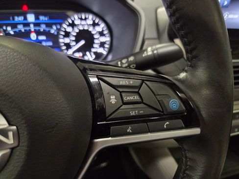 Used 2023 Nissan Altima 2.5 SL FWD image 19