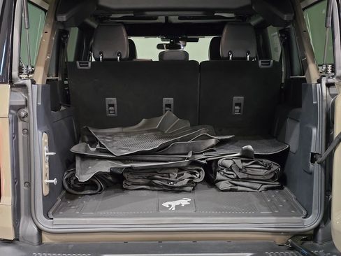 New 2025 Ford Bronco Badlands image 12