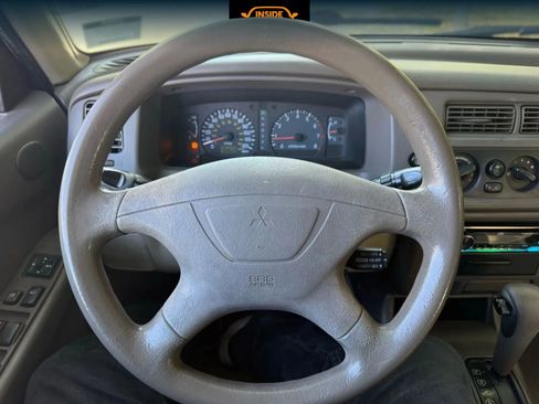 Used 2000 Mitsubishi Montero Sport XLS image 13