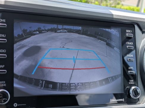 Used 2020 Toyota Tacoma SR5 RWD image 19