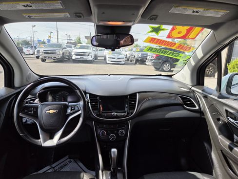 Used 2018 Chevrolet Trax LT w/ LT Convenience Package AWD/4WD image 7