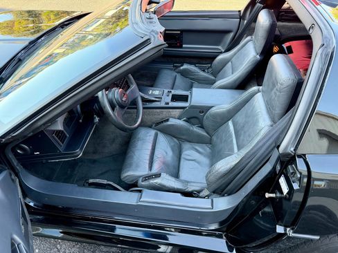 Used 1986 Chevrolet Corvette Coupe image 6