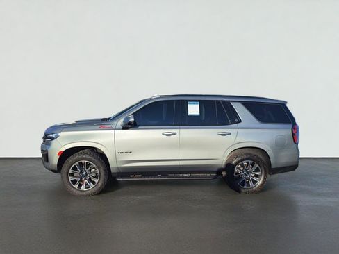 Used 2023 Chevrolet Tahoe Z71 w/ Luxury Package AWD/4WD image 5