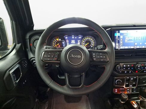 Used 2024 Jeep Wrangler Unlimited Rubicon w/ XTREMEE 35" Tire Package image 12