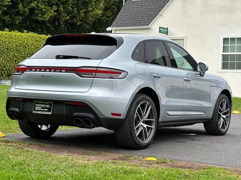Certified 2025 Porsche Macan image 8