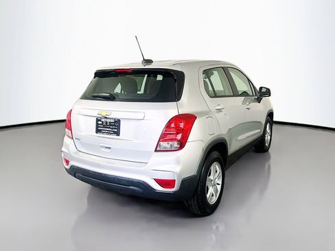Used 2019 Chevrolet Trax LS w/ LPO, Cargo Package FWD image 7
