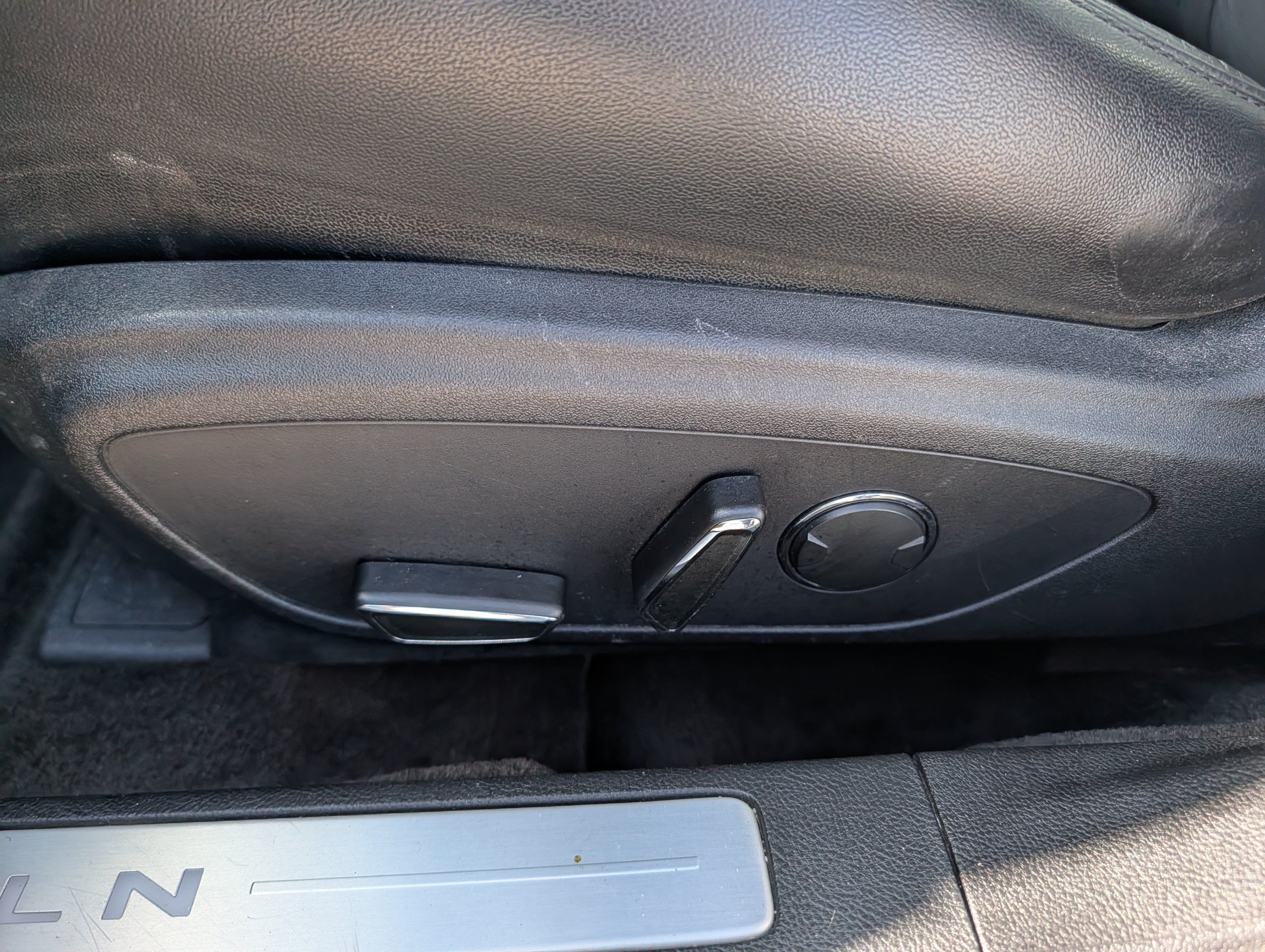 Used 2015 Lincoln MKZ w/ Equipment Group 101A Select FWD image 20
