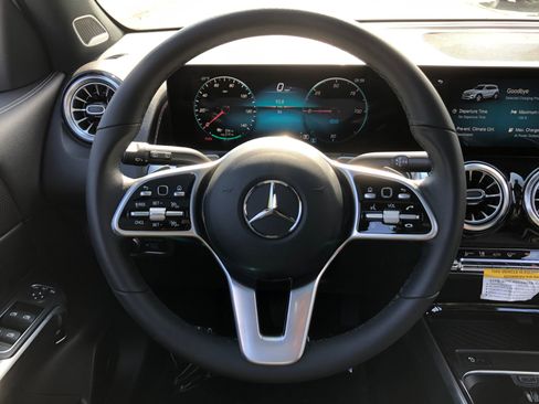 New 2022 Mercedes-Benz EQB 300 4MATIC image 18