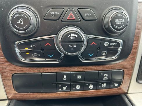 Used 2016 RAM 1500 Laramie w/ Convenience Group AWD/4WD image 31