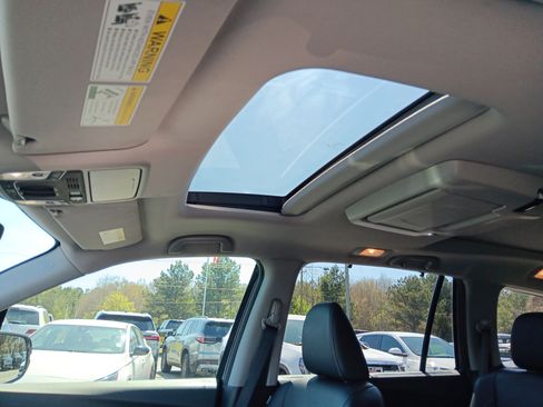 Used 2020 Honda Pilot Elite image 25