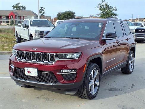 Used 2023 Jeep Grand Cherokee 4WD 4xe image 3