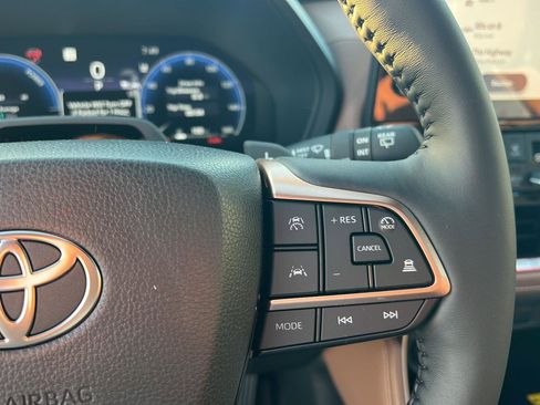 New 2026 Toyota Grand Highlander AWD Hybrid image 24