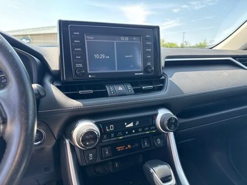 Used 2020 Toyota RAV4 XLE Premium AWD/4WD image 18