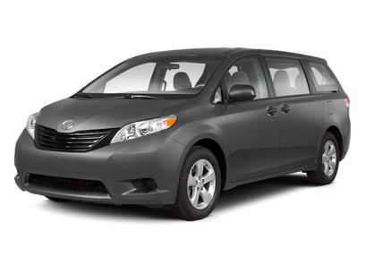Used 2013 Toyota Sienna LE w/ Towing Pkg