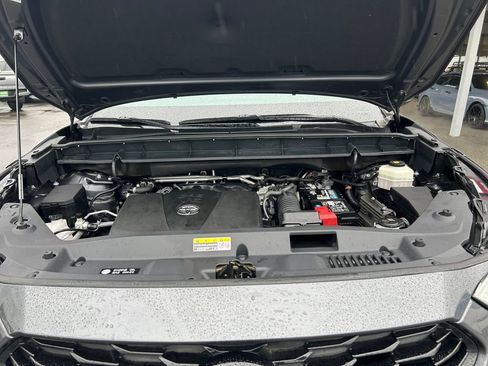 Used 2021 Toyota Highlander XSE image 29