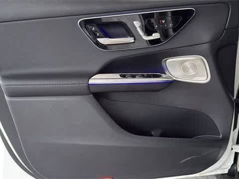 Used 2025 Mercedes-Benz GLC 300 4MATIC image 60