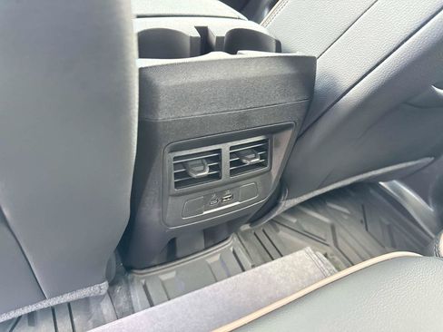 Used 2026 GMC Canyon Denali AWD/4WD image 15