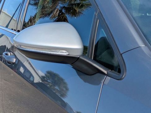 Used 2017 Volkswagen Golf Alltrack SE AWD/4WD image 12